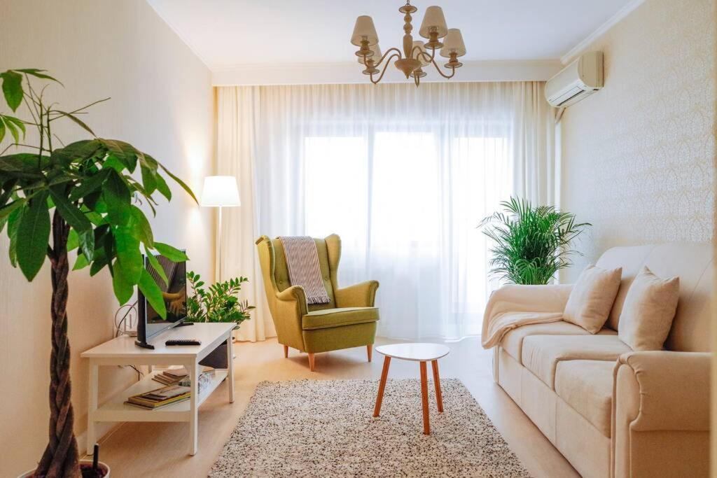 Elegant Vibes Apartment Next To Obor Market Бухарест Экстерьер фото
