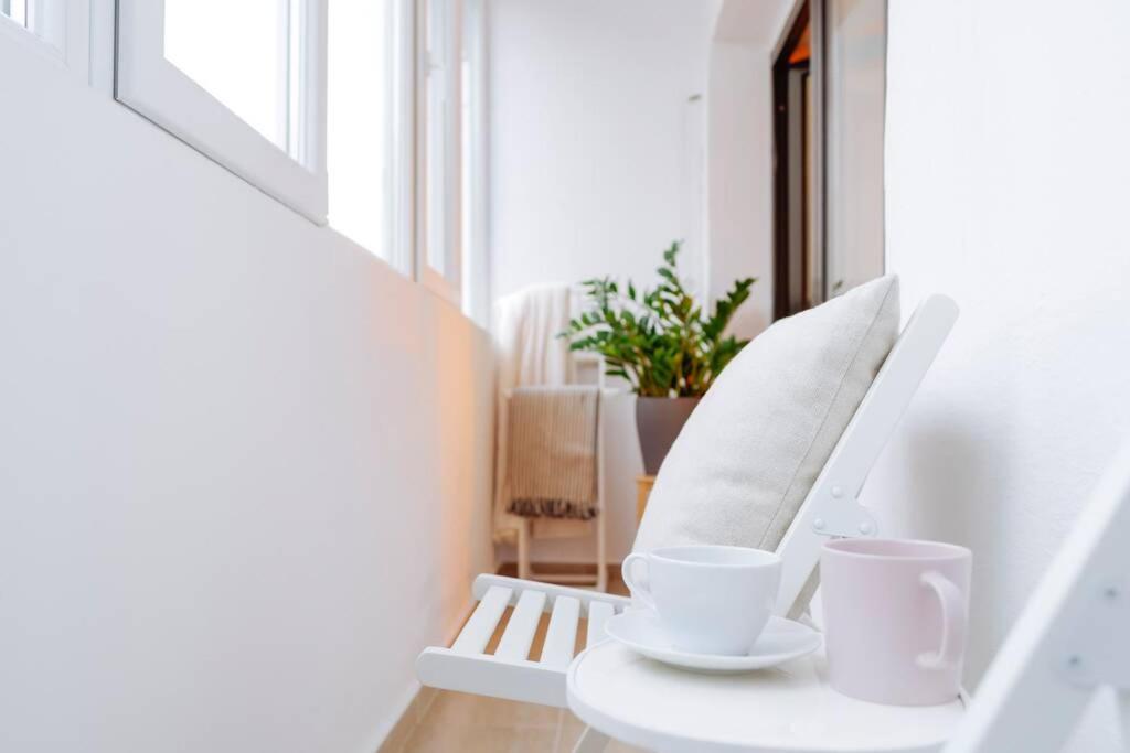 Elegant Vibes Apartment Next To Obor Market Бухарест Экстерьер фото