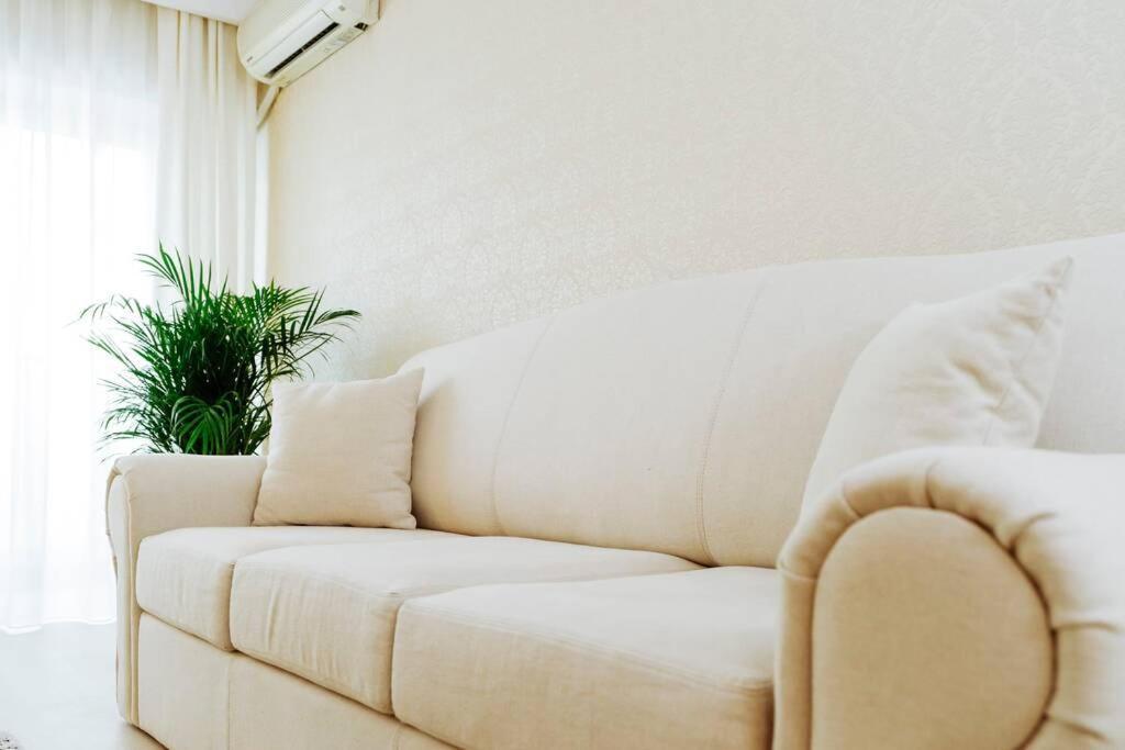 Elegant Vibes Apartment Next To Obor Market Бухарест Экстерьер фото