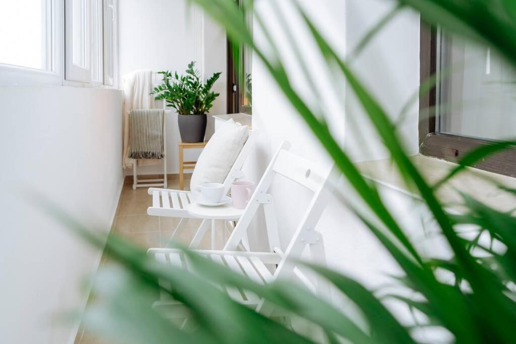 Elegant Vibes Apartment Next To Obor Market Бухарест Экстерьер фото